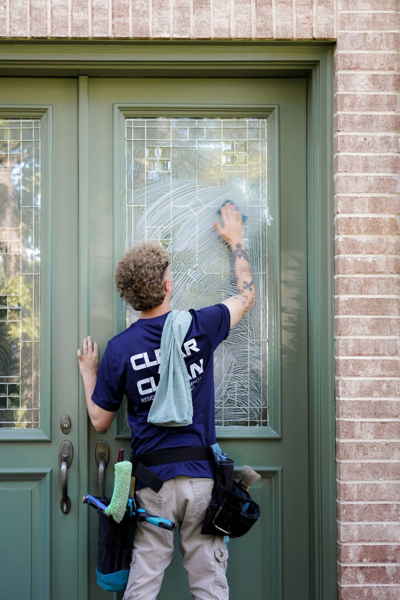 Screen and track detailing in Lewisville, Texas